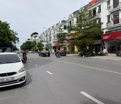 Bán Shophouse Sông Hồng Mặt Đường Thành Trung Gia Lâm - 90m2 Mặt Tiền 6m Đường 30m