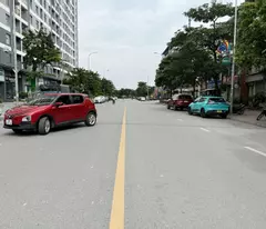 Bán Shophouse Sông Hồng Mặt Đường Thành Trung Gia Lâm - 90m2 Mặt Tiền 6m Đường 30m