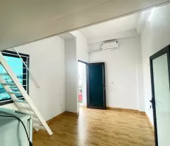 Cho thuê CC mini, có thang máy, gác xép, có ban công gần trường Bách-Kinh-Xây, 0981888335