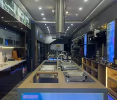 CHO THUÊ SHophouse 6 TẦNG – MẶT TIỀN 5M – VỊ TRÍ ĐẮC ĐỊA TẠI HOÀNG QUỐC VIỆT, HÀ NỘI