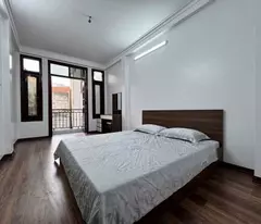 Ngọc Thụy – Long Biên
65m² .Mặt tiền 5m
-Nhà mới 5 tầng thang máy-
Ô tô đỗ cổng  2 mặt thoáng