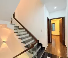 CĂN HIẾM QUÁN MAU – LẠCH TRAY, NGÕ RỘNG, SÂN CHUNG GẦN 100M²

Diện tích 45m2