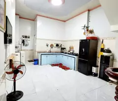 ĐỔI CHỖ Ở CHUYỂN HƯỚNG KINH DOANH BÁN GẤP NHÀ 2 TẦNG SÂN XE HƠI – GẦN CỤM 4 TRƯỜNG HỌC – TÂN ĐÔNG