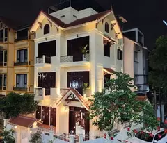 Chủ giảm 10 tỷ, Biệt thự Mỹ Đình 200m2 giá chỉ 38 tỷ- đường trước nhà 25m2- SIÊU ĐẸP