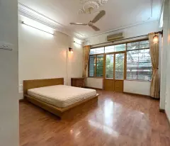 Chính chủ cho thuê nhà riêng phố Nguyễn Khoái: 3 tầng, 1 tum