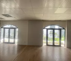 Cho thuê VP ngõ 100 Dịch Vọng Hậu, 3 tầng mỗi tầng 150m