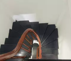 Cho thuê nhà, 98m2- 6T, Nguyễn Trường Tộ, Hàng Than, Trấn Vũ -48 tr