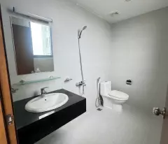 Bán nhanh căn hộ rose town tòa dv3 66m đồ cơ bản giá bán 4.6 ty rẻ hơn thị trường 300trieuj