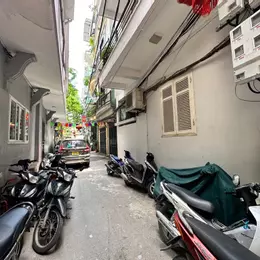 Nhà 36m2- 4 tầng, ngõ oto tránh tại Hoàng Hoa Thám, giá chỉ 6,8 tỷ.