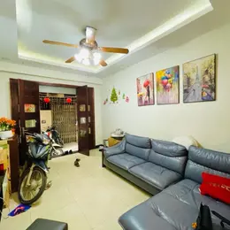Nhà Hoàng Hoa Thám, 40m2- 5 tầng, lô góc, giá 6,5 tỷ.