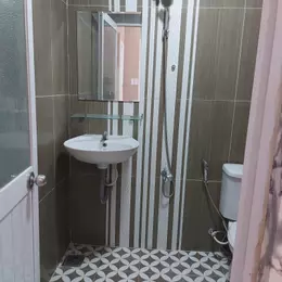 Bán Gấp Nhà Hẻm Đẹp, Vị Trí Sư Vạn Hạnh, Giá Cực Hấp Dẫn, Giá Cực Mềm!