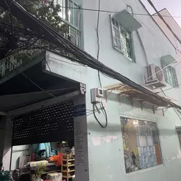 Bán nhà riêng (theo giấy tờ là 27,2m), diện tích đang sử dụng là 60m2, có 1 gác suốt