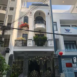 BIỆT THỰ Phạm Văn Hai - P2 TÂN BÌNH - KHU SÂN BAY - 5 TẦNG - HẺM 8M XE Ô TÔ DẠO QUANH NHÀ