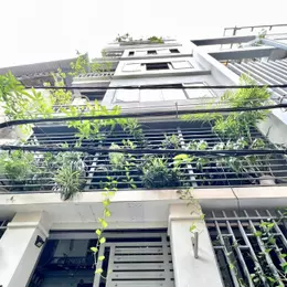 Bán Tòa nhà Dòng tiền Tây Hồ - Sát phố - Dân xây - 64m2/7T - 17.5 tỷ