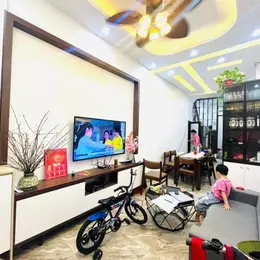 Bán nhà phố Đại La, Hai bà Trưng 37m, 5 tầng. Giá: 6.85 tỷ