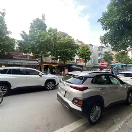 NHÀ PHỐ GIẢI PHÓNG NGAY BẾN XE Ở NGAY. GIÁ NGÂU