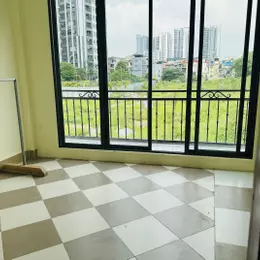 Cần cho tầng 2 + 3  diện tích 45m2/ tầng, 3 ngủ 2 WC giá 8tr/ tháng