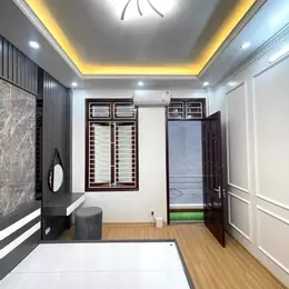 Chỉ hơn4  tỷ có nhà 30m 5 tầng  mới xây tặng full nội thất đẹp ở phố thuỵ khuê  vài bước ra hồ tây lộng gió .