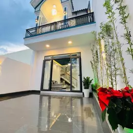 HÀNG NGỘP giảm hơn 300tr bán nhanh nhà 1 trệt 1 lầu sổ riêng thổ cư
