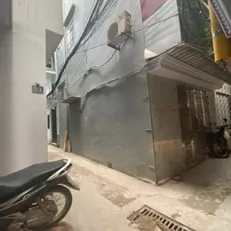 NHÀ ĐẸP 5 TẦNG QUAN NHÂN ; GẦN PHỐ; NGÕ THÔNG;DIỆN TÍCH 30M2;  GIÁ HƠN 4TỶ