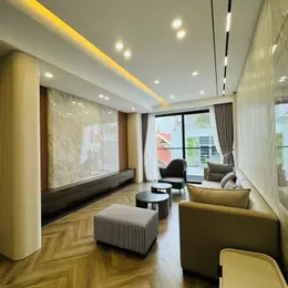 Bán nhà Nguyễn Văn Cừ - 68m2 giá 11,2 tỷ. Nhà lô góc 3 thoáng, ô tô tránh, thông tứ tung