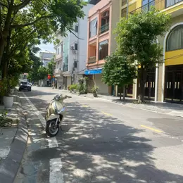 bán nhà Ngô Gia Tự, Long Biên DT 67m2*mặt tiền 7,5 m lô góc ô tô 1 bước ra phố giá 8 tỷ 370