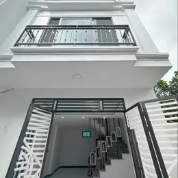 NHÀ RỘNG THÌ MÁT - 38M2 - NHÀ THỊ TRẤN CHÚC SƠN - TIỆN ÍCH NGẬP TRÀN