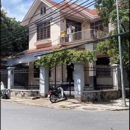 Cho thuê Lô góc 2 mặt tiền nhà 2 tầng nội thành TTTP Huế