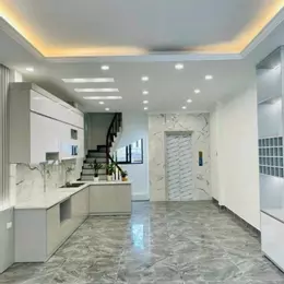 BÁN NHÀ HOÀNG QUỐC VIỆT, DT 40M2, THANG MÁY, GẦN PHỐ, Ở NGAY, CHỈ 10.5 TỶ