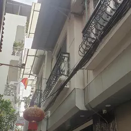 Nhà đẹp ở ngay, Ngọc Hồi ngay cạnh bến xe Nước Ngầm,34m2, 5 tầng 5.7 tỷ.
