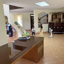 Cho thuê Villa sân vườn Thảo Điền 10x20 4PN 4WC đường xe hơi, đậu 2 xe thoải mái chỉ 30 triệu -
