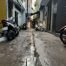 Ni Sư Huỳnh Liên Quận Tân Bình Phường 10.