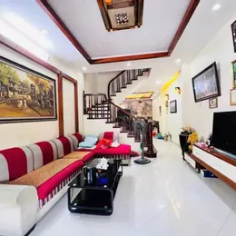 Bán Nhà Thuỵ Khuê  52m2-6,5tỷ-Lô Góc -Ngõ Nông 10m oto Đỗ -Dân Trí