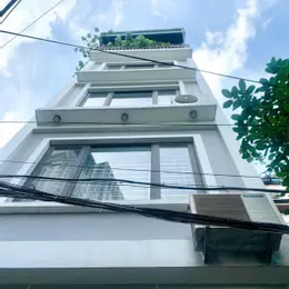 Bán Nhà Yên Hoà 40m2 - Nhỉnh 6 Tỷ - 20m ra ngõ ô tô tránh - 6 tầng đủ công năng - Full nội thất