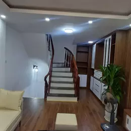 Kim Giang, 35m2, 6 tầng, Ô tô cách 5m, Nhình 5 tỉ, LH 0904690958