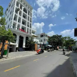 Bán tòa nhà VP Hầm 6 tầng MT đường XVNT, quận Bình Thạnh.