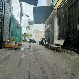Bán nhà HXH thông ngay Miếu Bình Đông, ngã tư 4 Xã. Nhà 2 tầng BTCT, 48m2. Khu an ninh yên tĩnh.