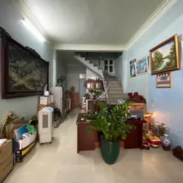 .
BÁN nhà 71m  THẠCH CẦU, Long Biên   MT 4,5m , oto ,KD,giá 6ty .