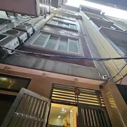 Bán Nhà Nguyễn Khánh Toàn  45m2- 8.6 Tỷ - Ngõ Nông- Thông Thoáng - 5m Ra OTo - Dân Trí Cao