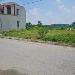 Đất đấu giá  thị xã viêt yên 200m2 giá chỉ hơn 10tr m2 . đường 3 oto
