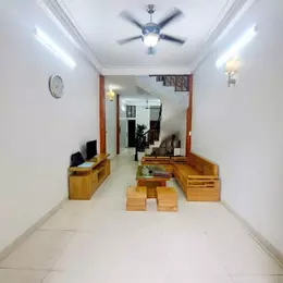 Định CôngTthượng cực gần phố 45m2, giá chào 5.5 tỷ có thương lượng.