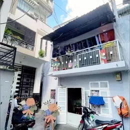 – Bán Nhà 2 Tầng,Cạnh Hẻm Xe Hơi, Cách Mạng Tháng Tám, Quận 10 – 42m² Chỉ Nhỉnh 4 Tỷ