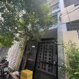 Gần Trường Đại học Văn Lang - Hẻm 3m - DT 3 x 11m - BTCT 4 Tầng