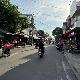 Bán lô đất cho em trai cưới vợ Sổ sẵn ngay Chợ đang buôn bán 800tr/100