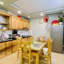BÁN NHÀ ĐƯỜNG CẦU GIẤY Ô TÔ QUA NHÀ NGÕ THÔNG TỨ TUNG 35M2 6 TỶ