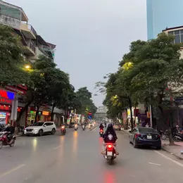 Bán nhà gần Hồ Linh Đàm chỉ hơn 5 tỷ .DT 40m2 ô tô đỗ .