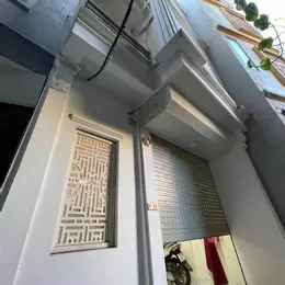 Hoàng Hoa Thám - 32m2 - 6 Tầng - Thang máy - 4m măt tiền - Ngõ thông - Kinh doanh
