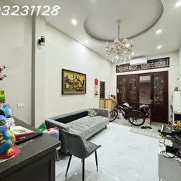 Nhà Đẹp, Diện Tích Rộng 72.2 m2, Phố Thịnh Hào, Đống Đa, Mặt Tiền 4m, Gần Ô Tô, Nhỉnh 12Tỷ.
