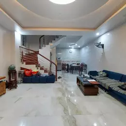 Hoàng Hoa Thám, Ba Đình - Nhà đẹp/ngõ thông/gần phố/6 ngủ/Diện tích lớn - 14.9 tỷ