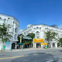 Bán nhà ngộp liền kề Vincom TP Tây Ninh